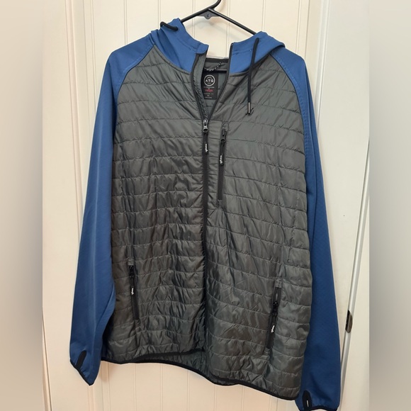 Wrangler Other - Wrangler Blue and Gray Puffer ATG Jacket men’s XL